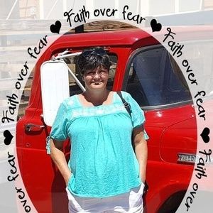 Meet your Posher, Liz